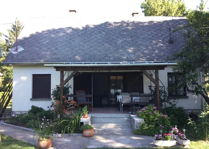 Fuege Vendeghaz 乔保克